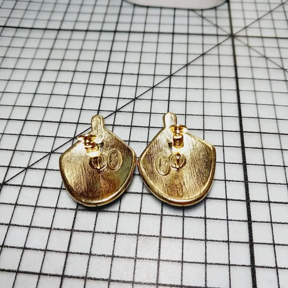 Earrings Clip VTG Trifari Black Cream Enamel Gold Tone Art Deco Fan Shell 80s 90